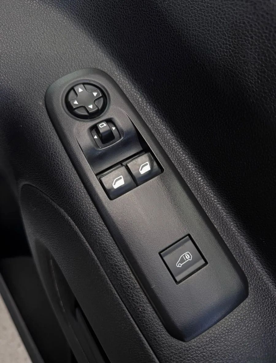 2020 Peugeot Partner – photo 12