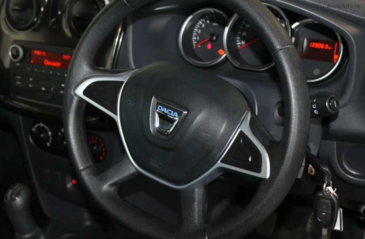 2017 Dacia Logan – photo 11