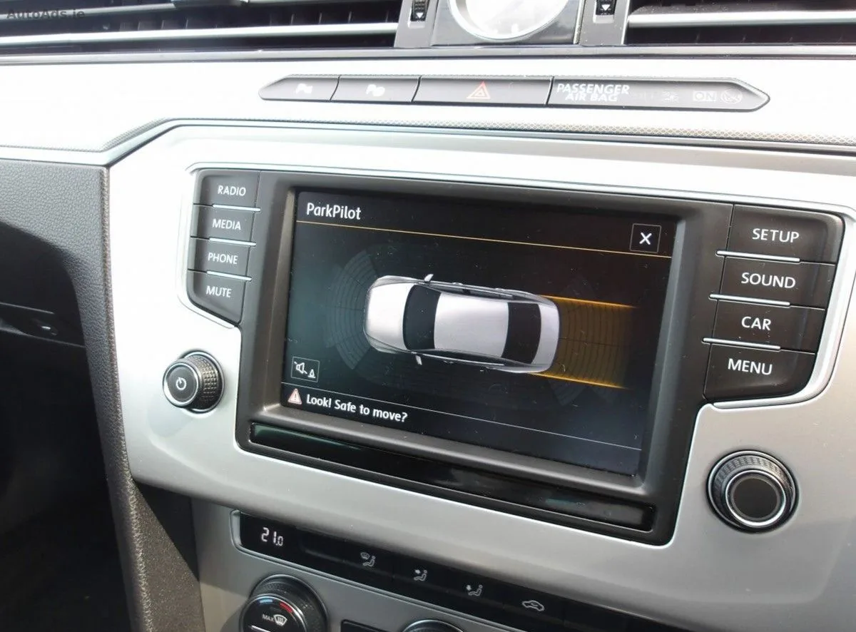 2016 Volkswagen Passat – photo 2