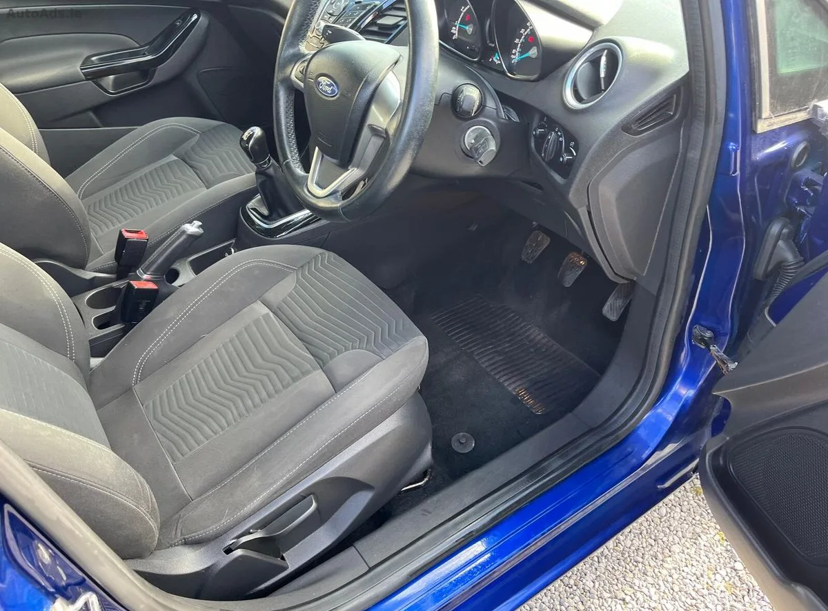 2017 Ford Fiesta – photo 8