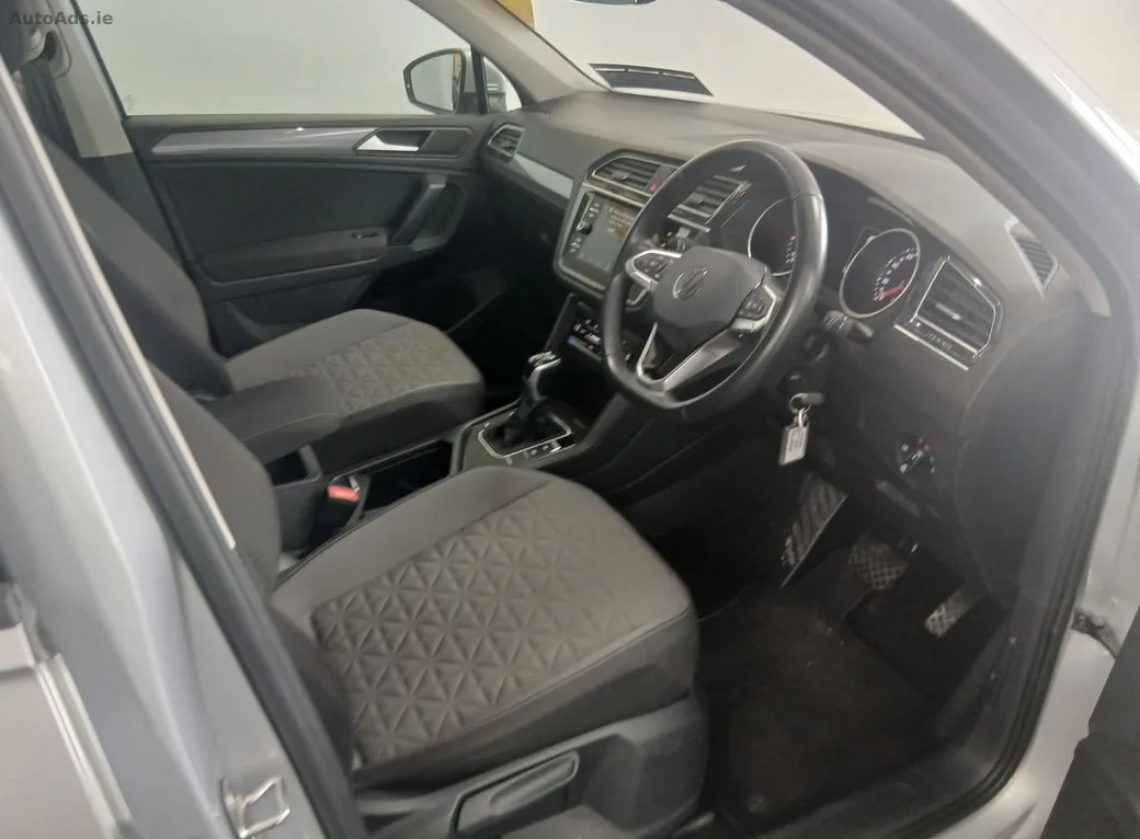 2023 Volkswagen Tiguan – photo 8