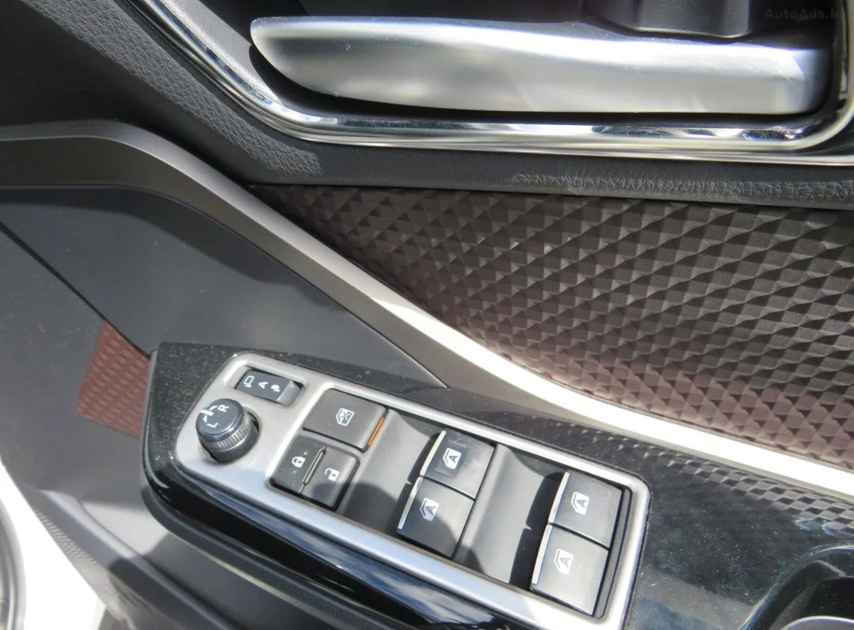2017 Toyota C-HR+ – photo 14