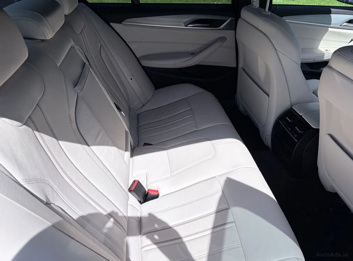 2019 BMW 5-Series – photo 18