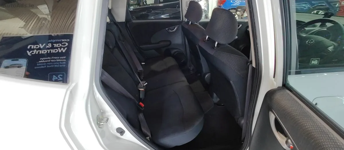 2014 Honda Fit – photo 18