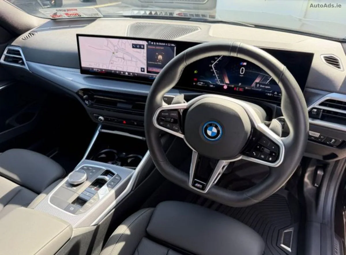 2025 BMW 3-Series – photo 17