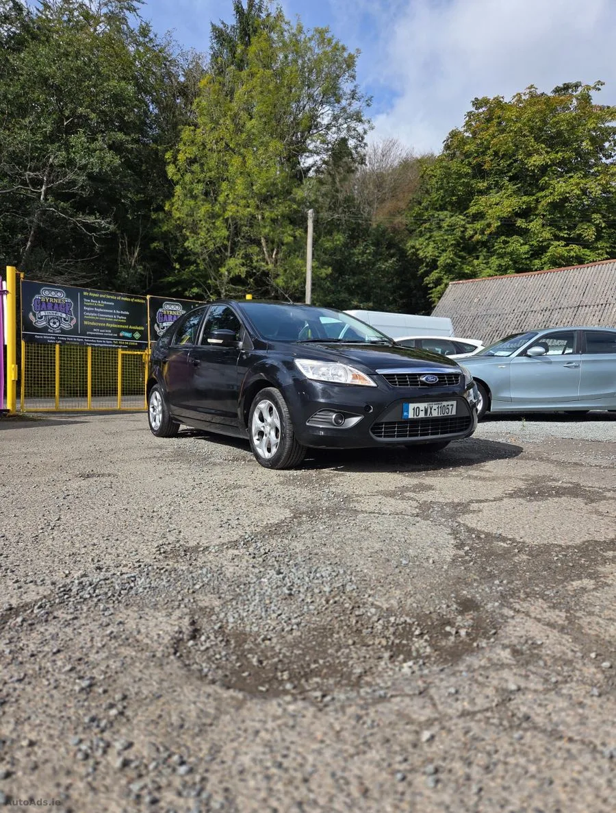 2010 Ford Focus – photo 2