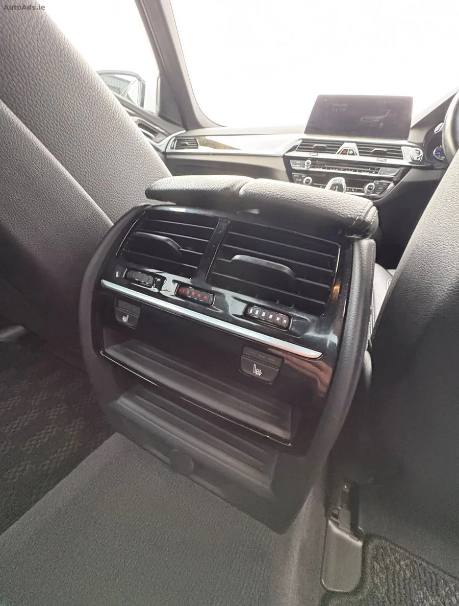 2017 BMW 5-Series – photo 17