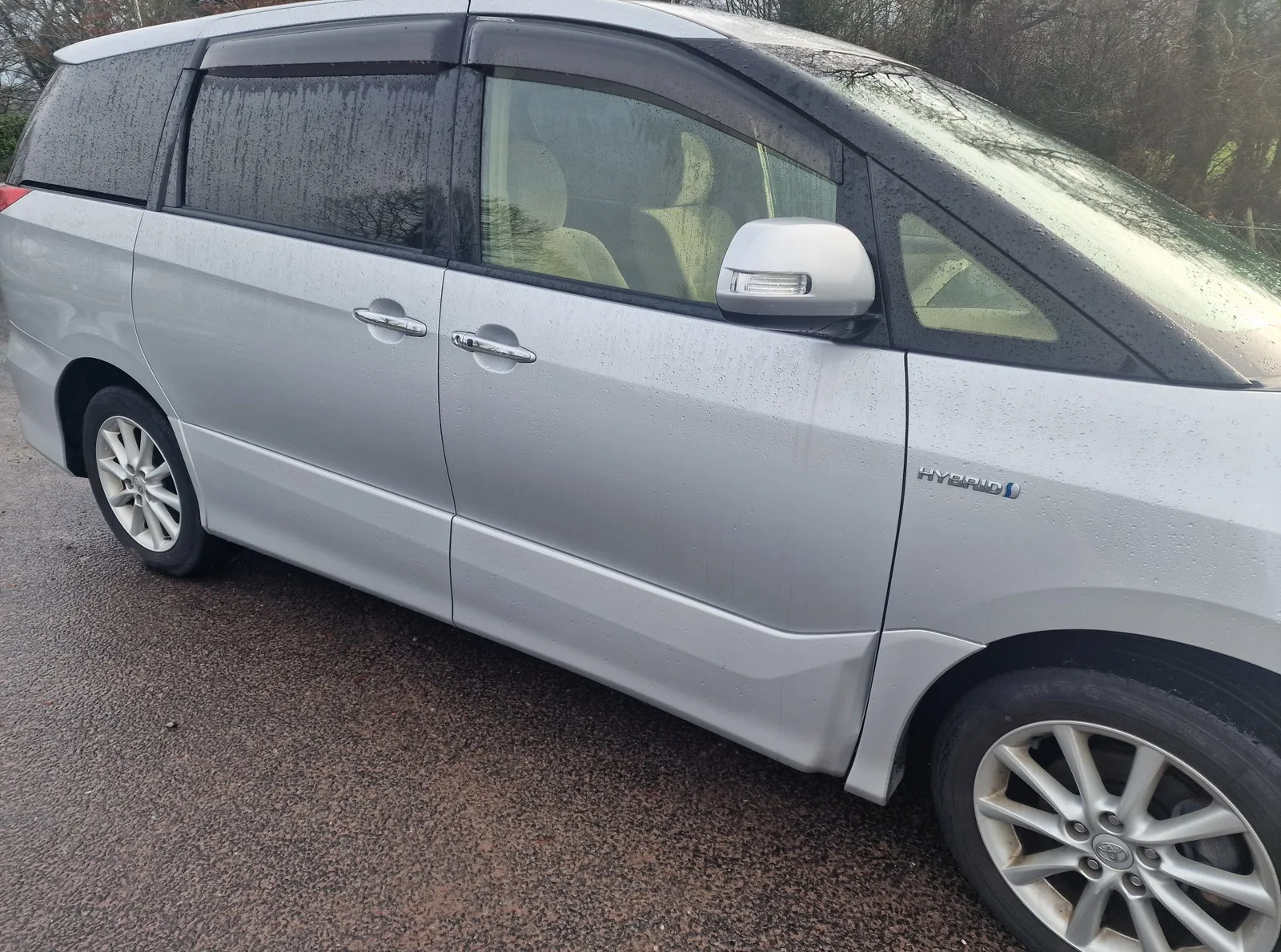 2013 Toyota Vellfire – photo 3