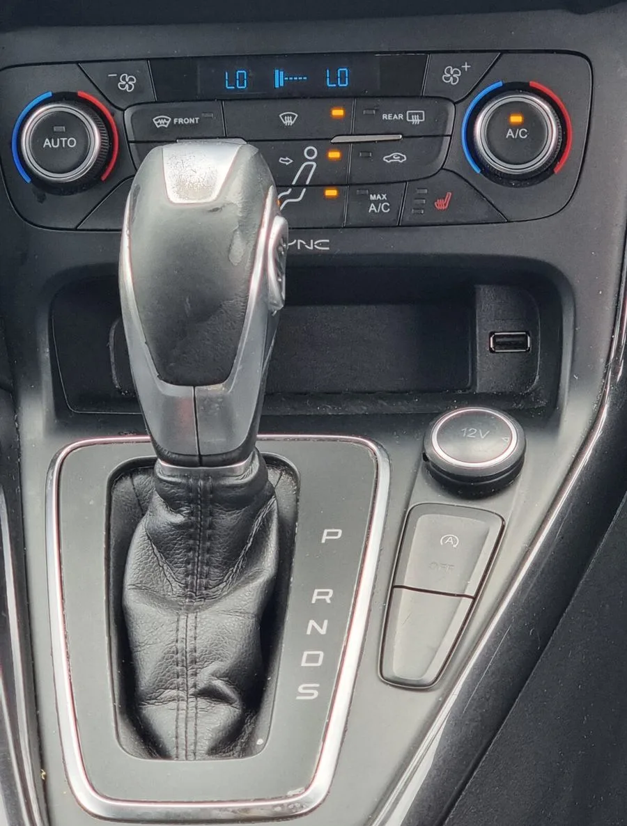 2015 Ford Focus – photo 18