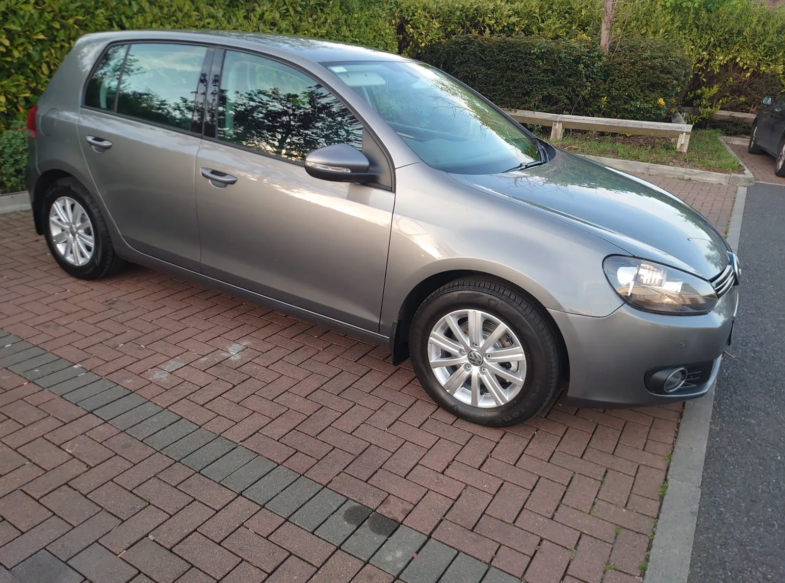 2011 Volkswagen Golf – photo 1
