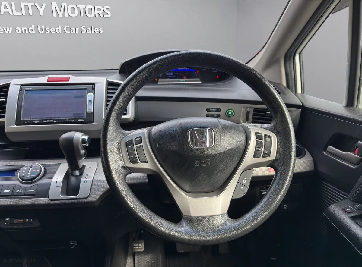 2015 Honda Freed – photo 14