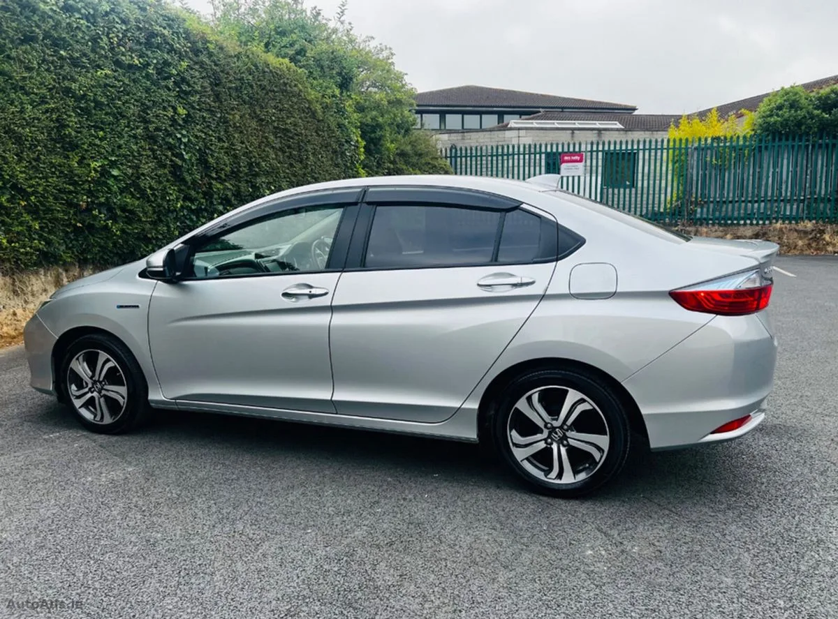 2016 Honda Grace – photo 9