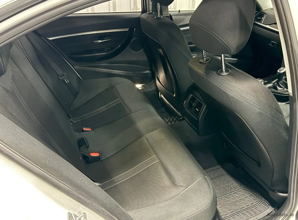 2015 BMW 3-Series – photo 16