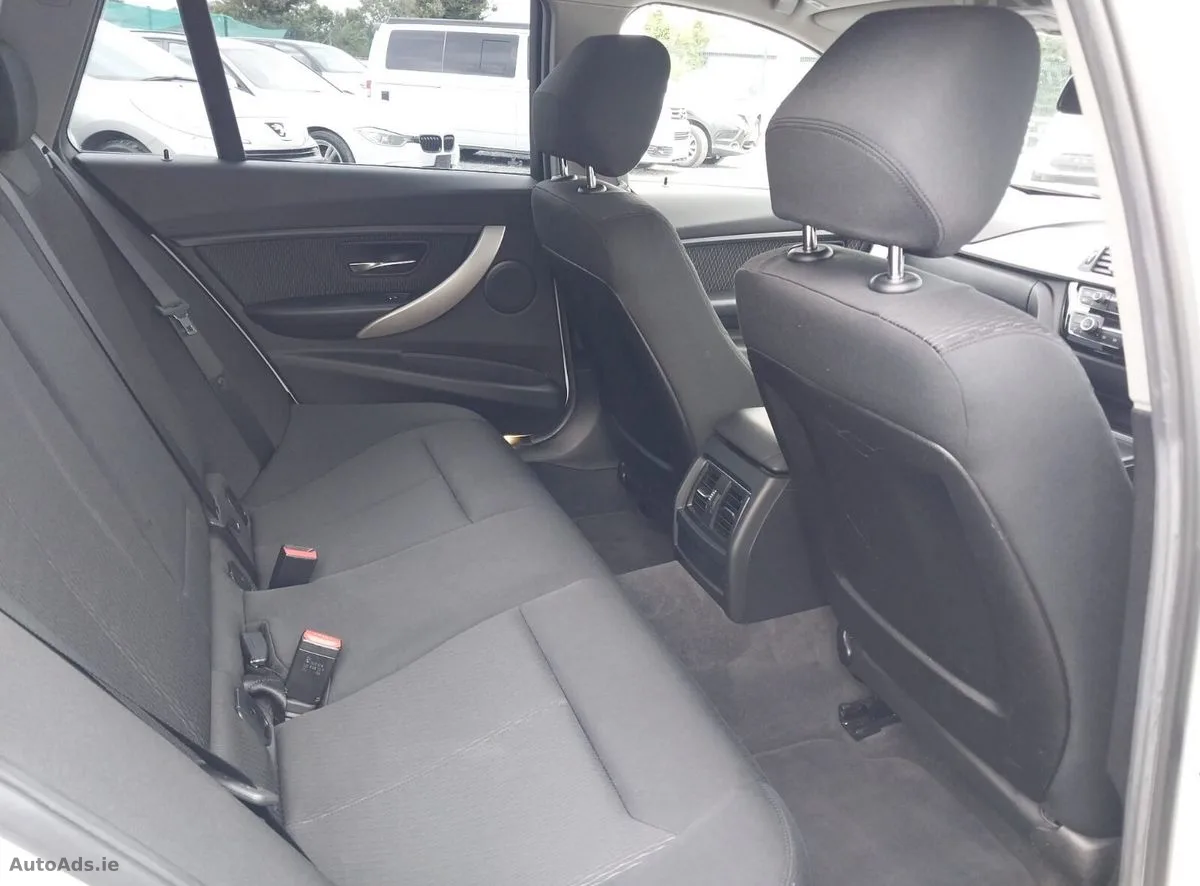 2016 BMW 3-Series – photo 12