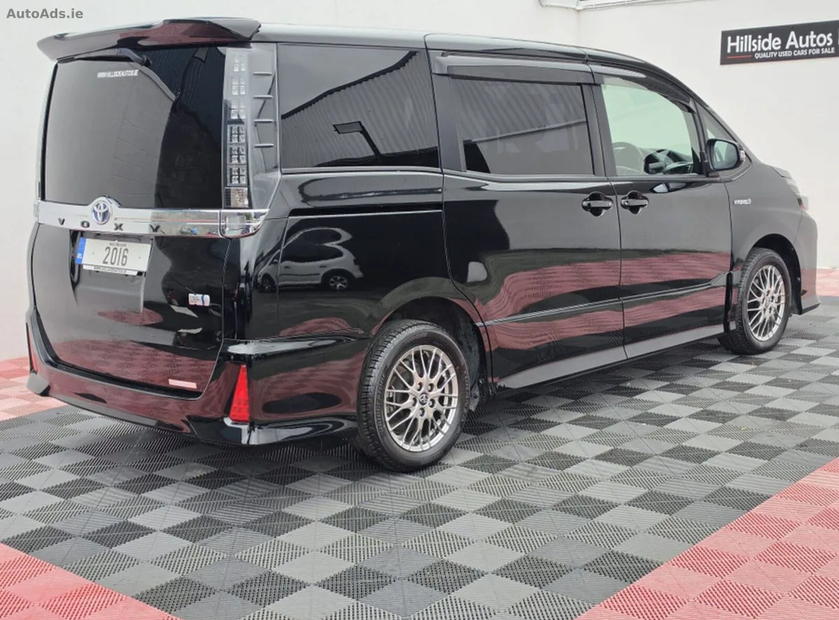 2016 Toyota Voxy – photo 16