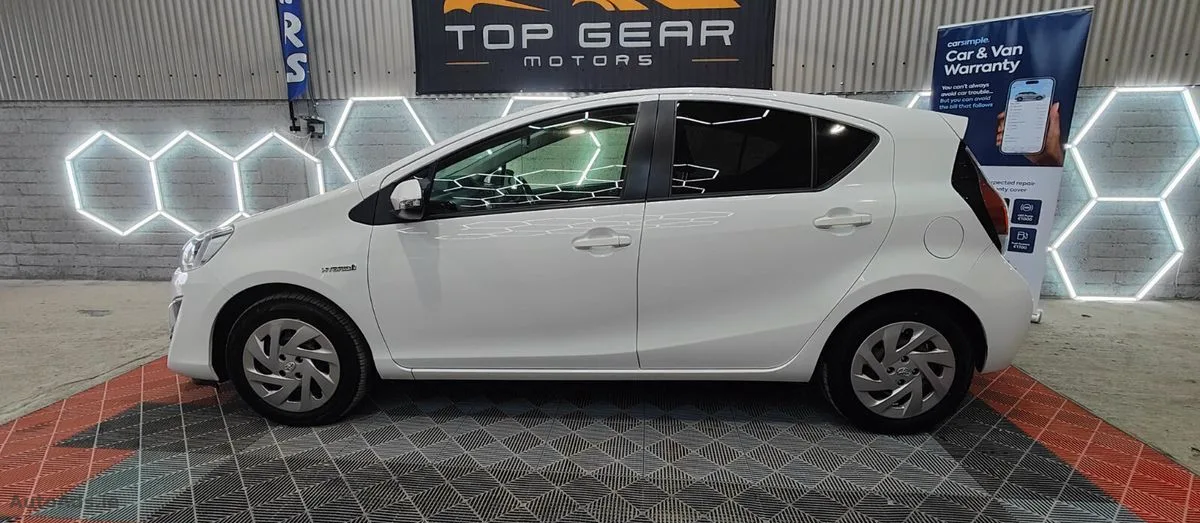 2017 Toyota Aqua – photo 8