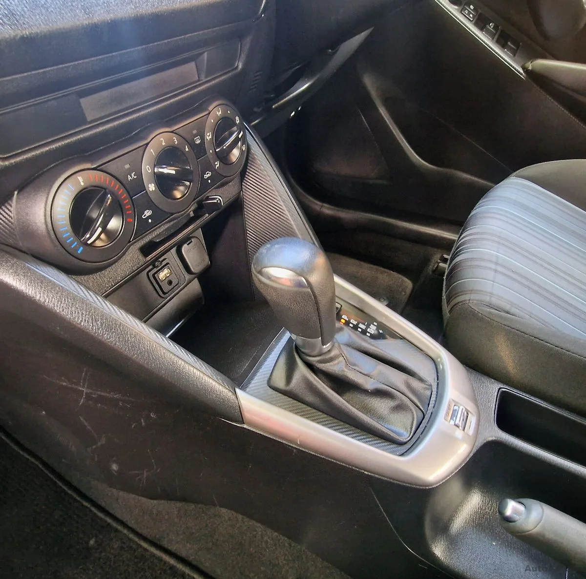 2016 Mazda Demio – photo 15