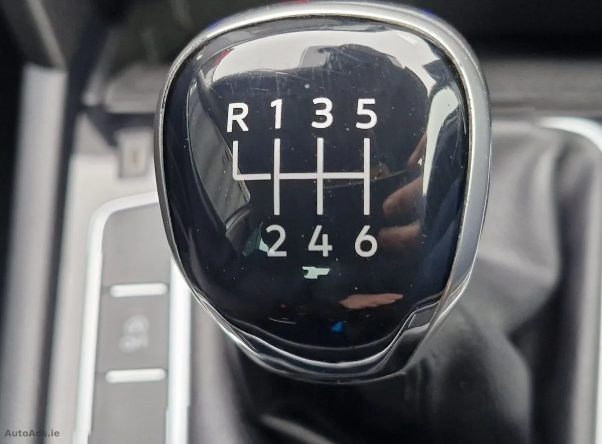 2022 Volkswagen Passat – photo 19