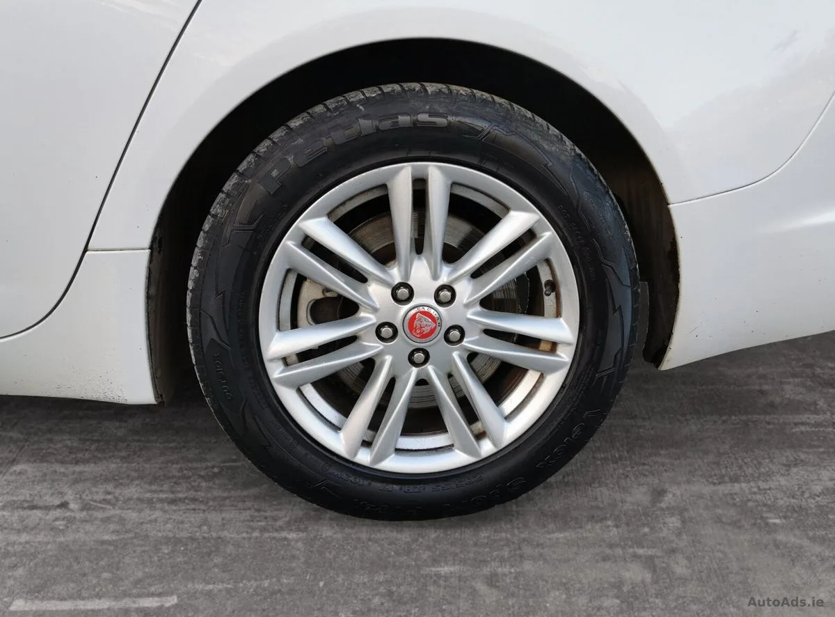2011 Jaguar XF – photo 17