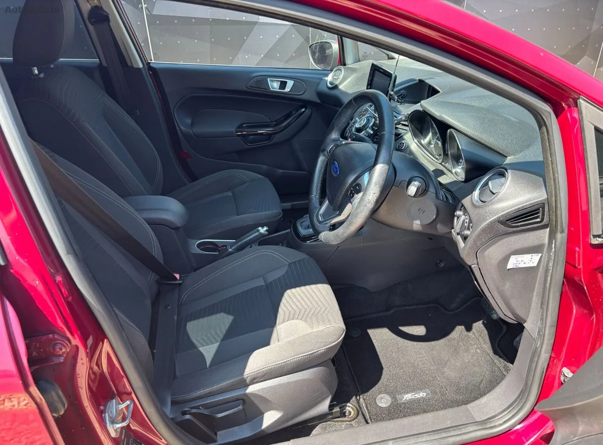 2014 Ford Fiesta – photo 9