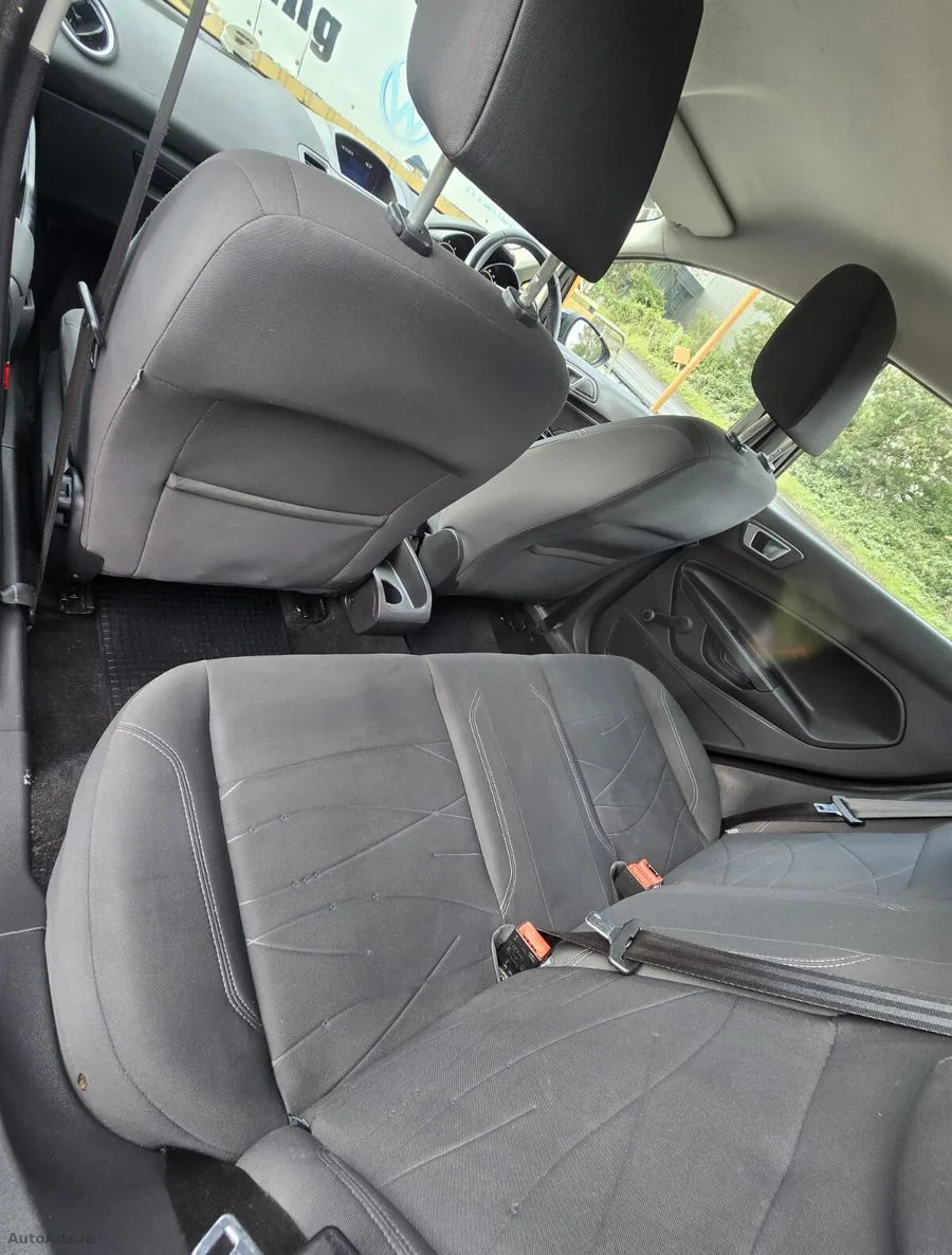 2016 Ford Fiesta – photo 18