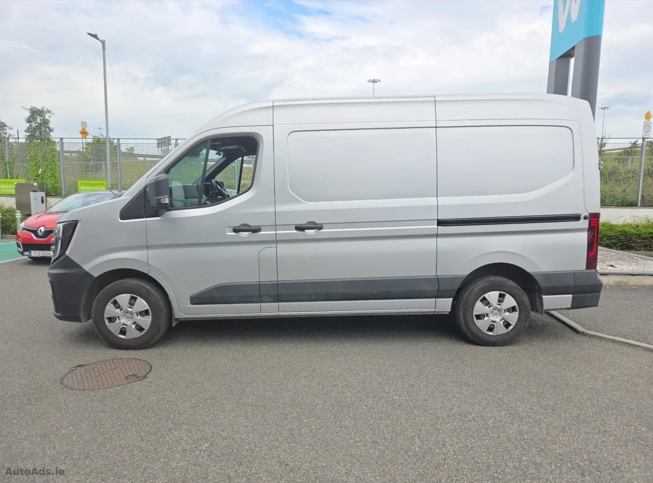 2025 Nissan Interstar – photo 4