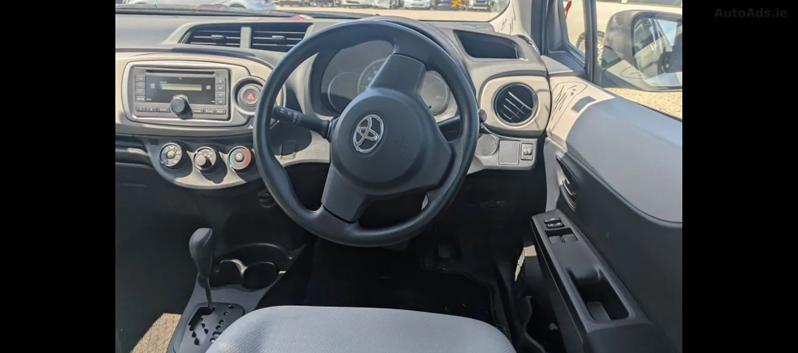 2013 Toyota Vitz – photo 5