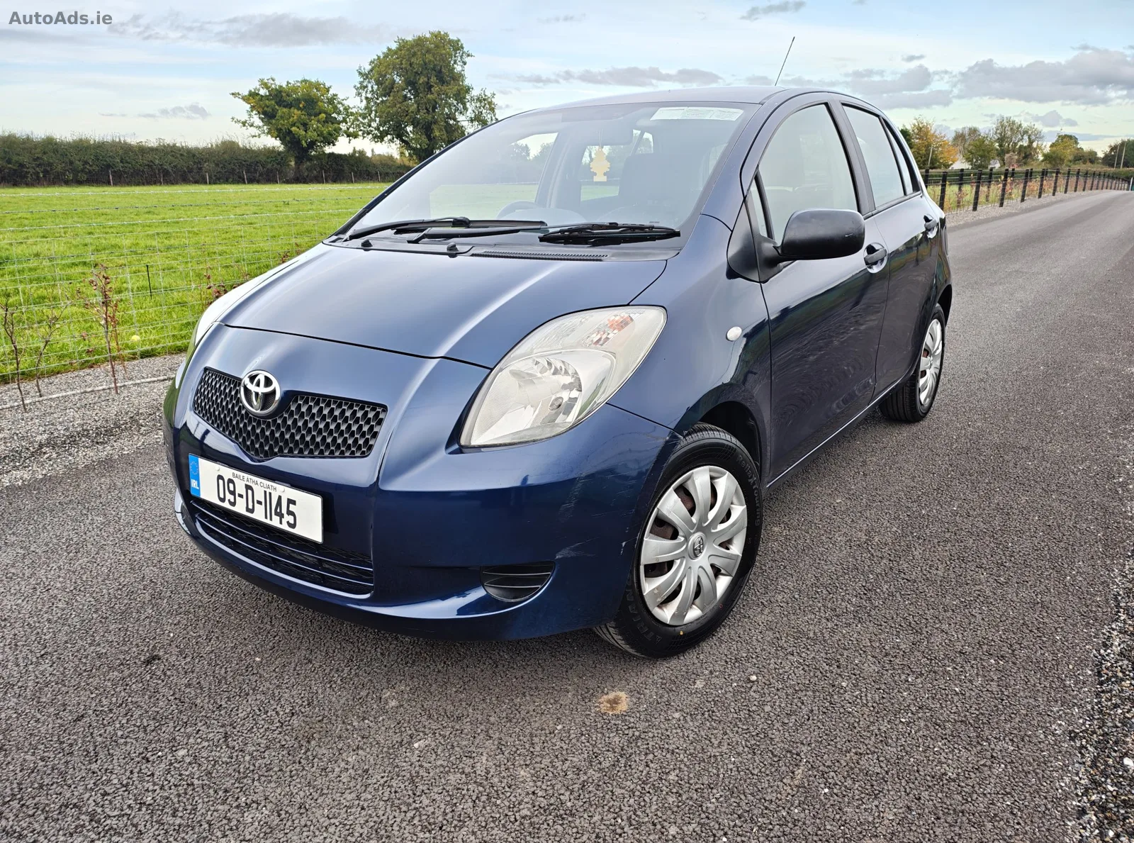 2009 Toyota Yaris – photo 4