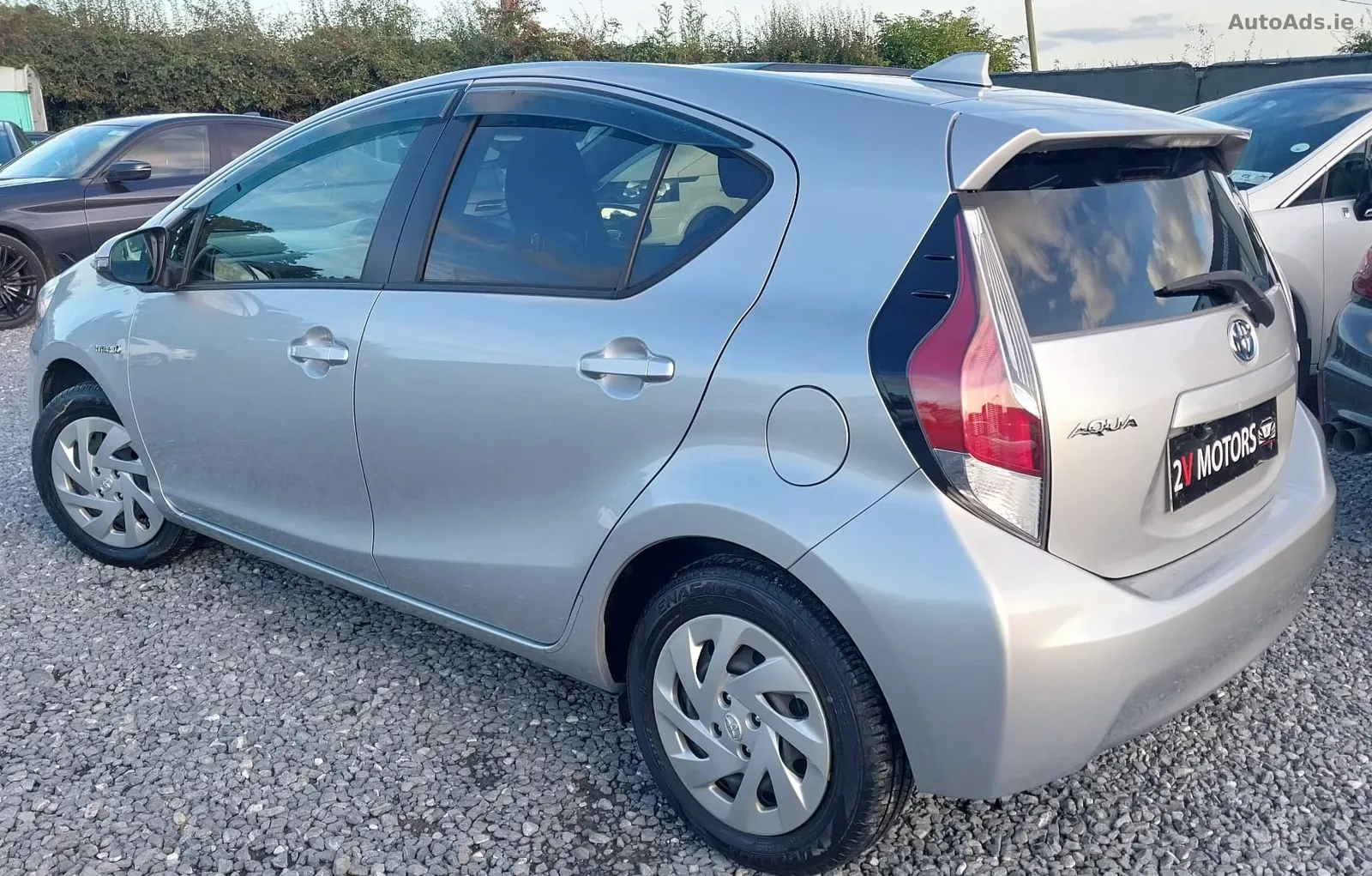 2017 Toyota Aqua – photo 3