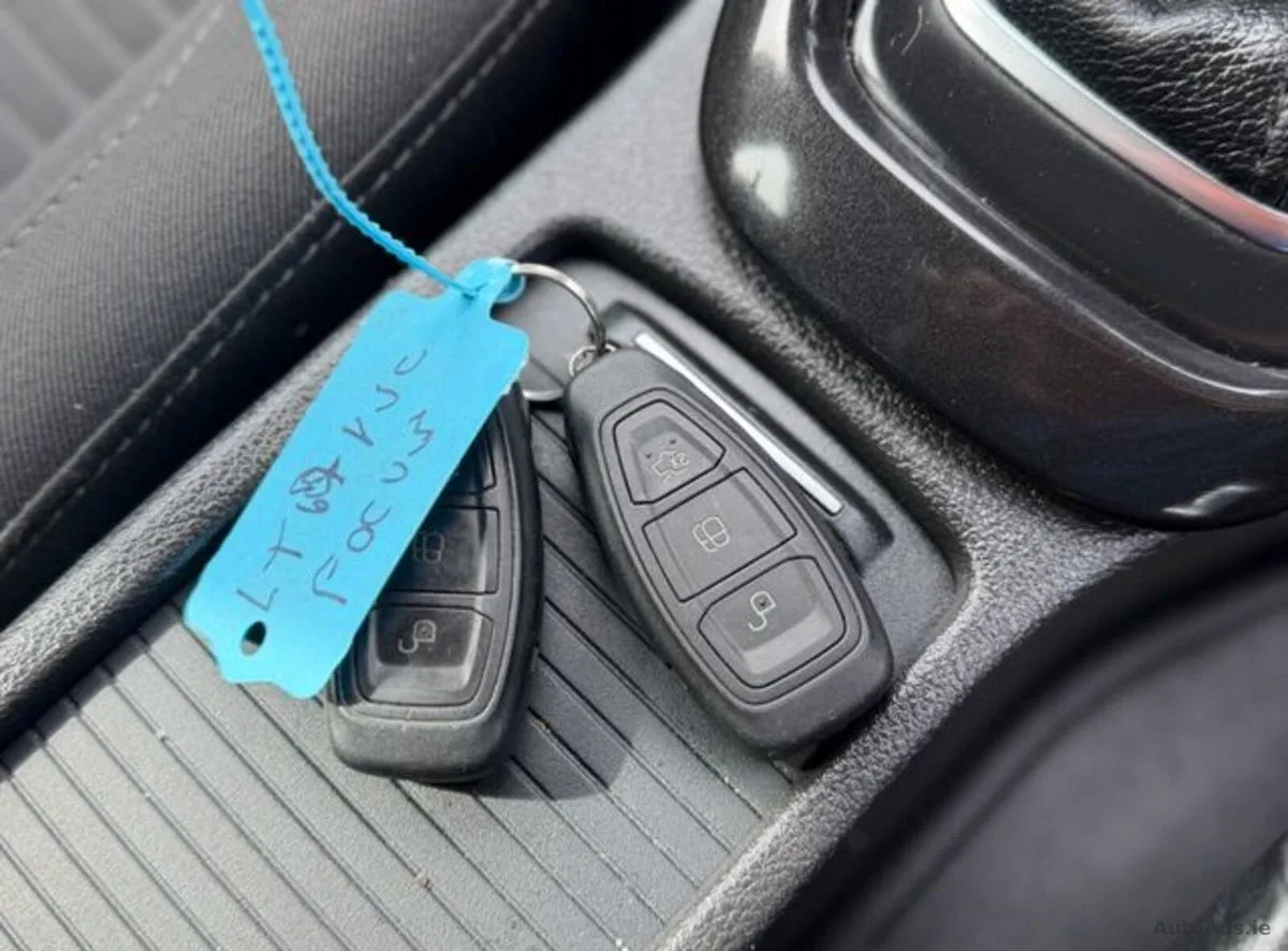2017 Ford Focus – photo 10