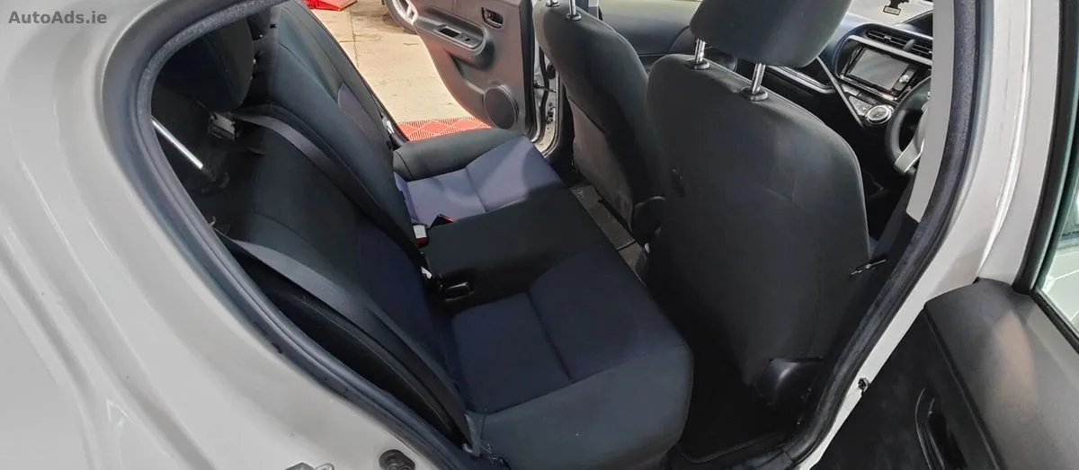2017 Toyota Aqua – photo 9