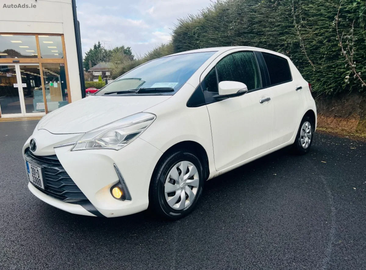 2020 Toyota Vitz – photo 4