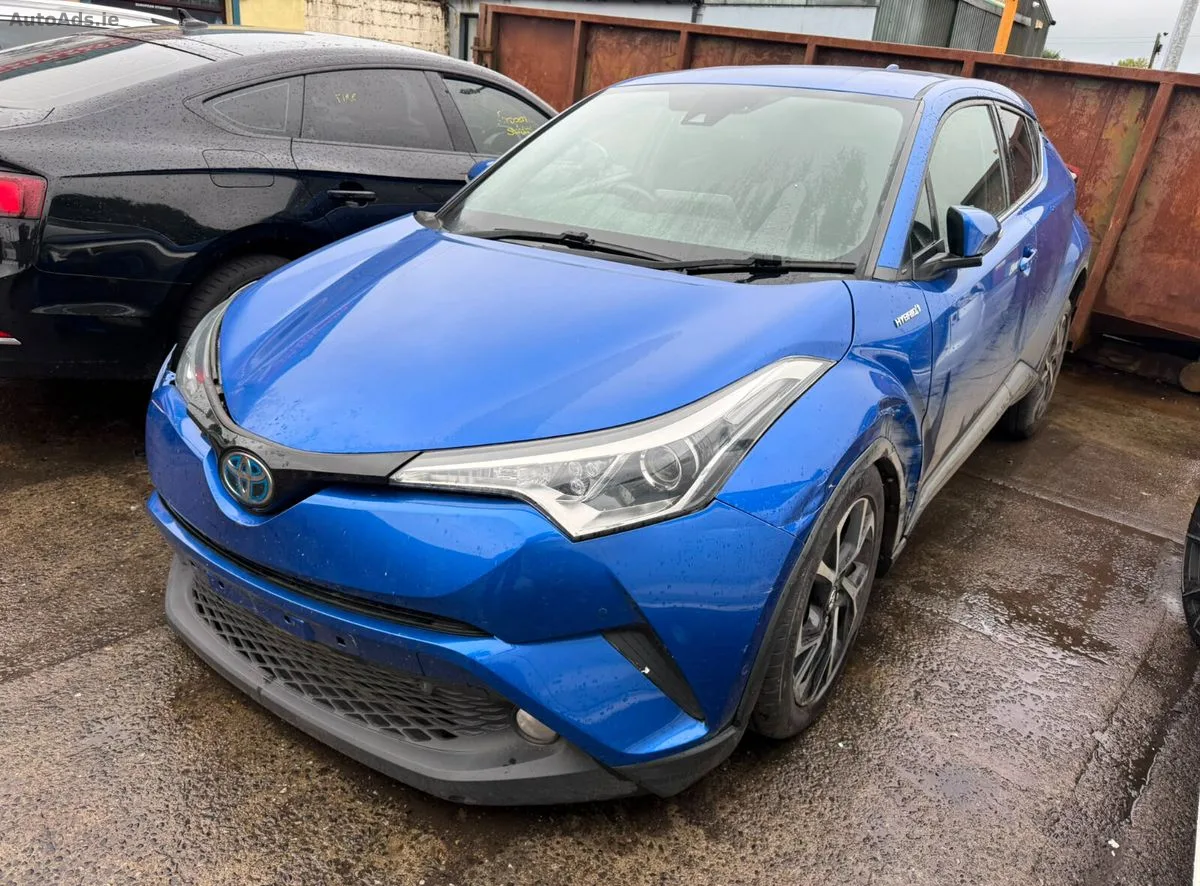 2019 TOYOTA C-HR CVT 1.8 HYBRID FOR BREAKING!