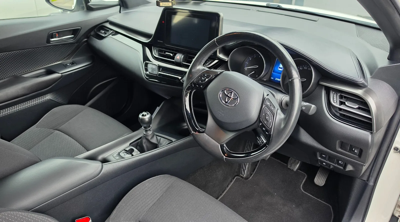 2017 Toyota C-HR – photo 3
