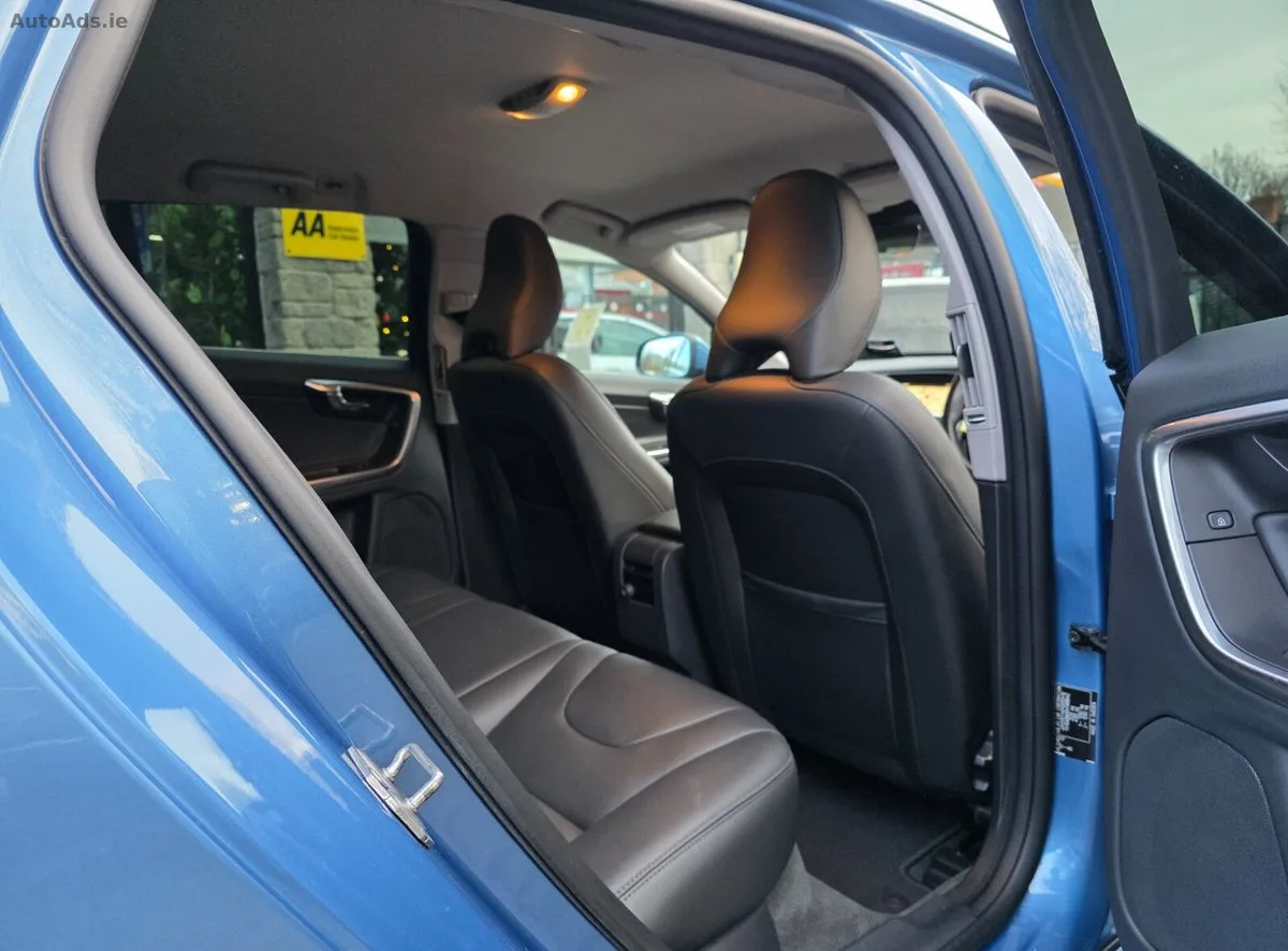 2017 Volvo V60 – photo 20