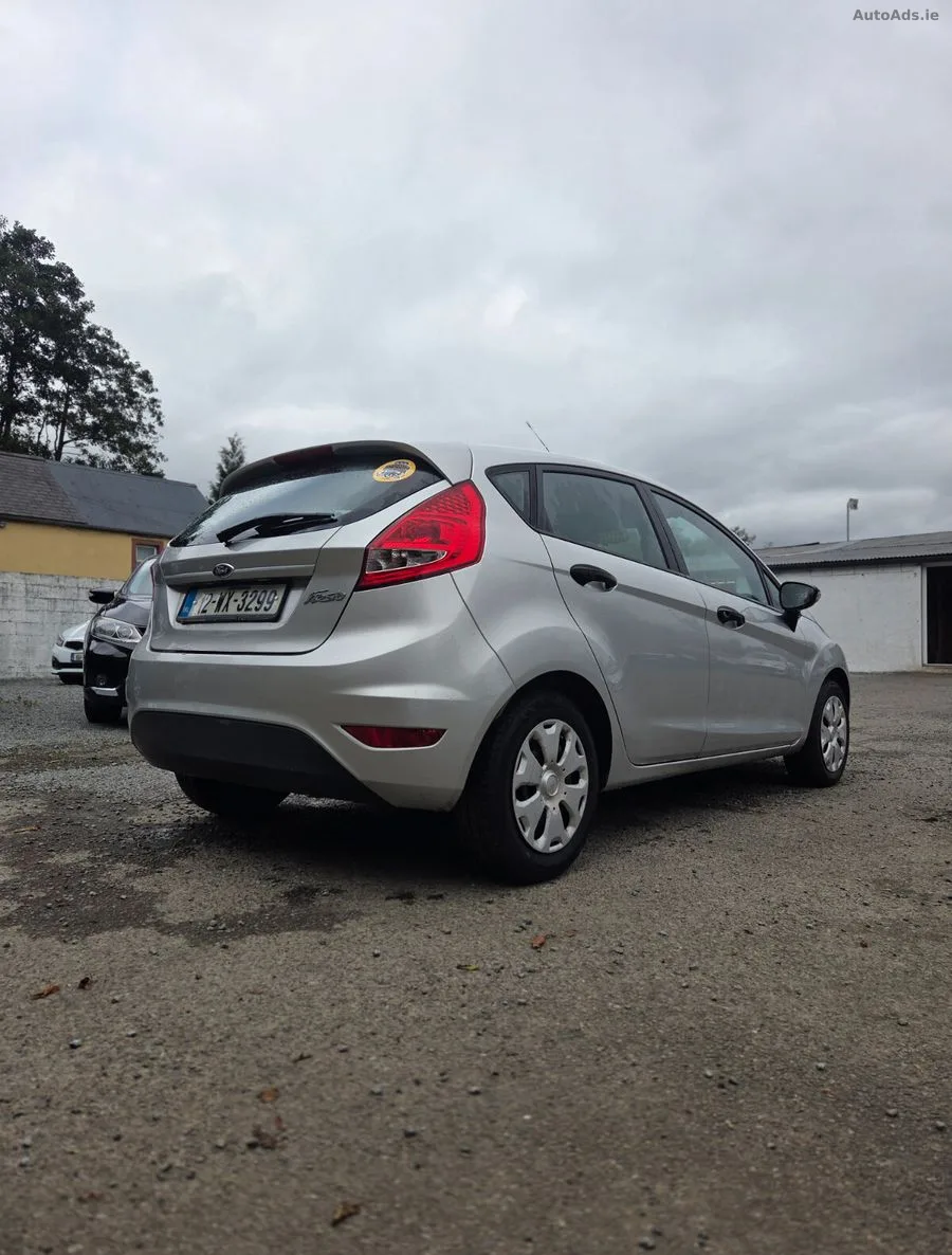2012 Ford Fiesta – photo 4