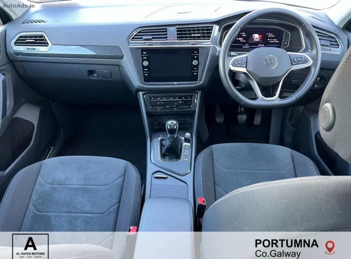 2023 Volkswagen Tiguan – photo 2