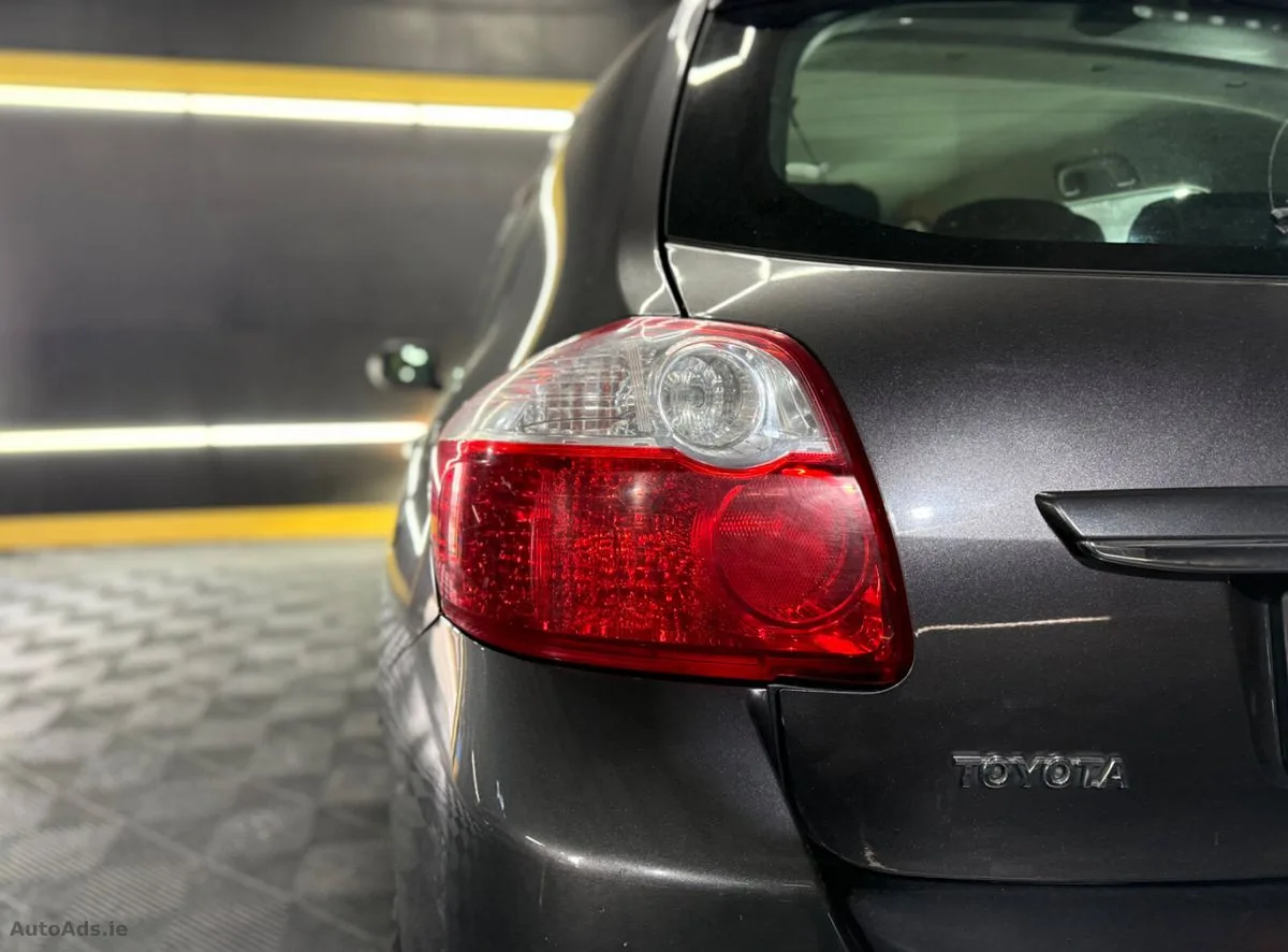 2011 Toyota Auris – photo 11