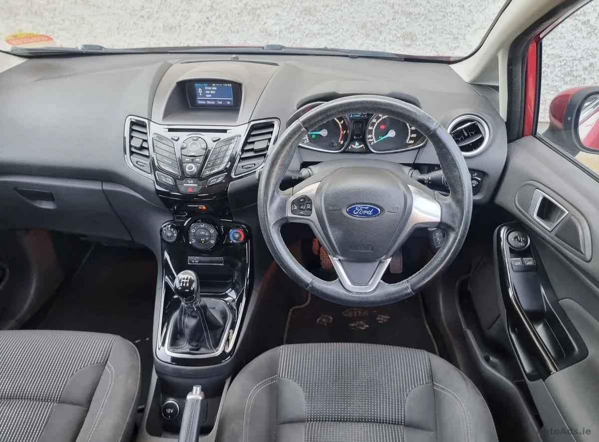 2016 Ford Fiesta – photo 17