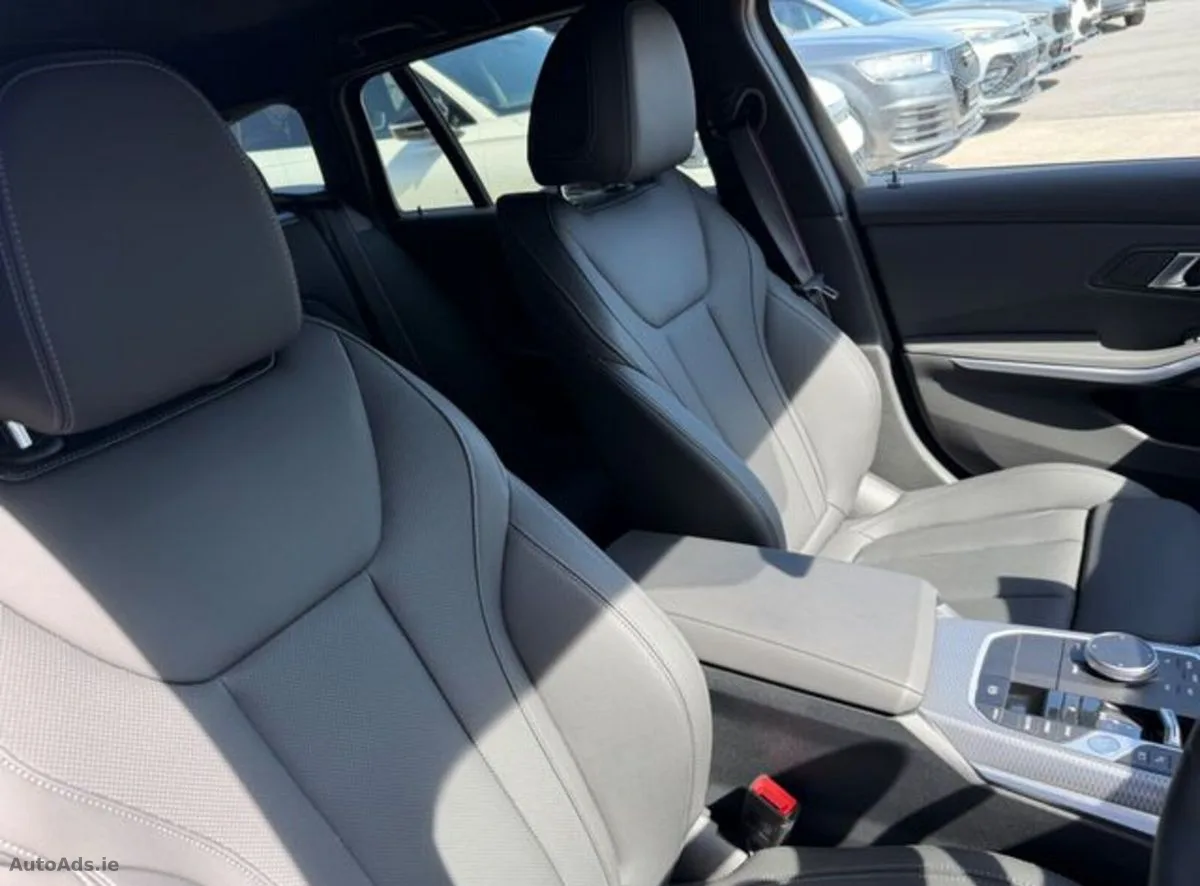2025 BMW 3-Series – photo 16