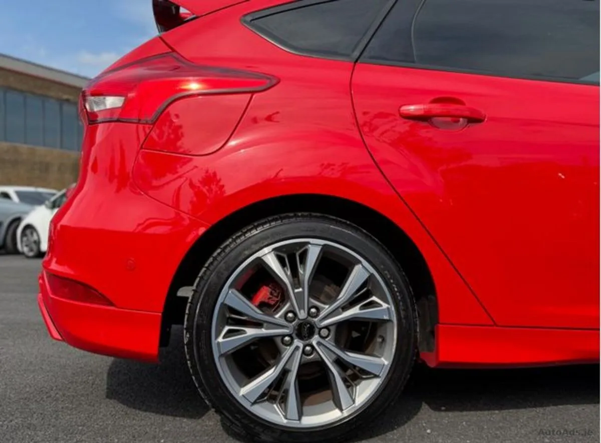 2017 Ford Focus – photo 8