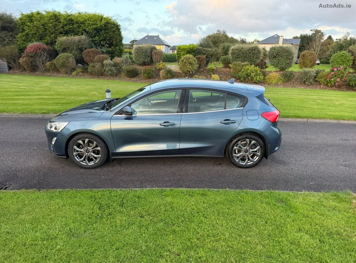 2020 Ford Focus – photo 2