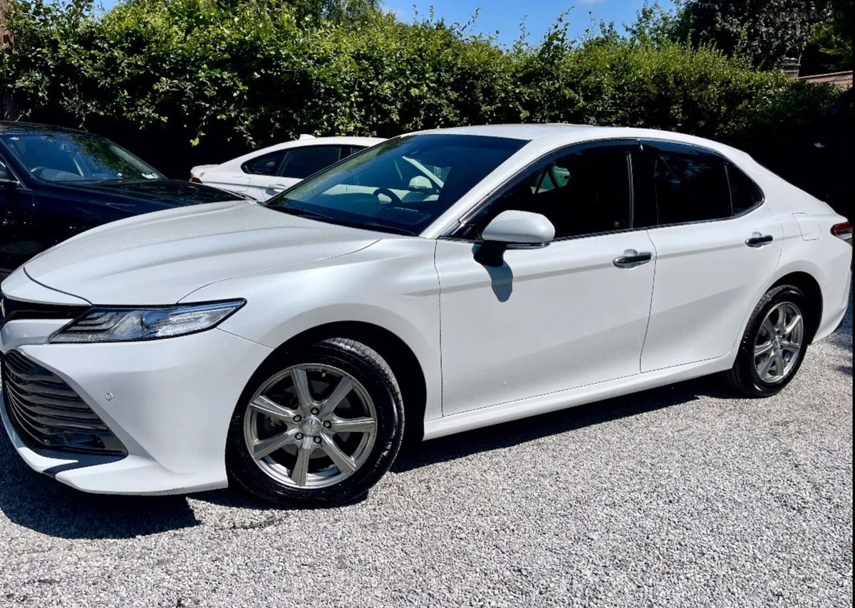 2021 Toyota Camry – photo 2