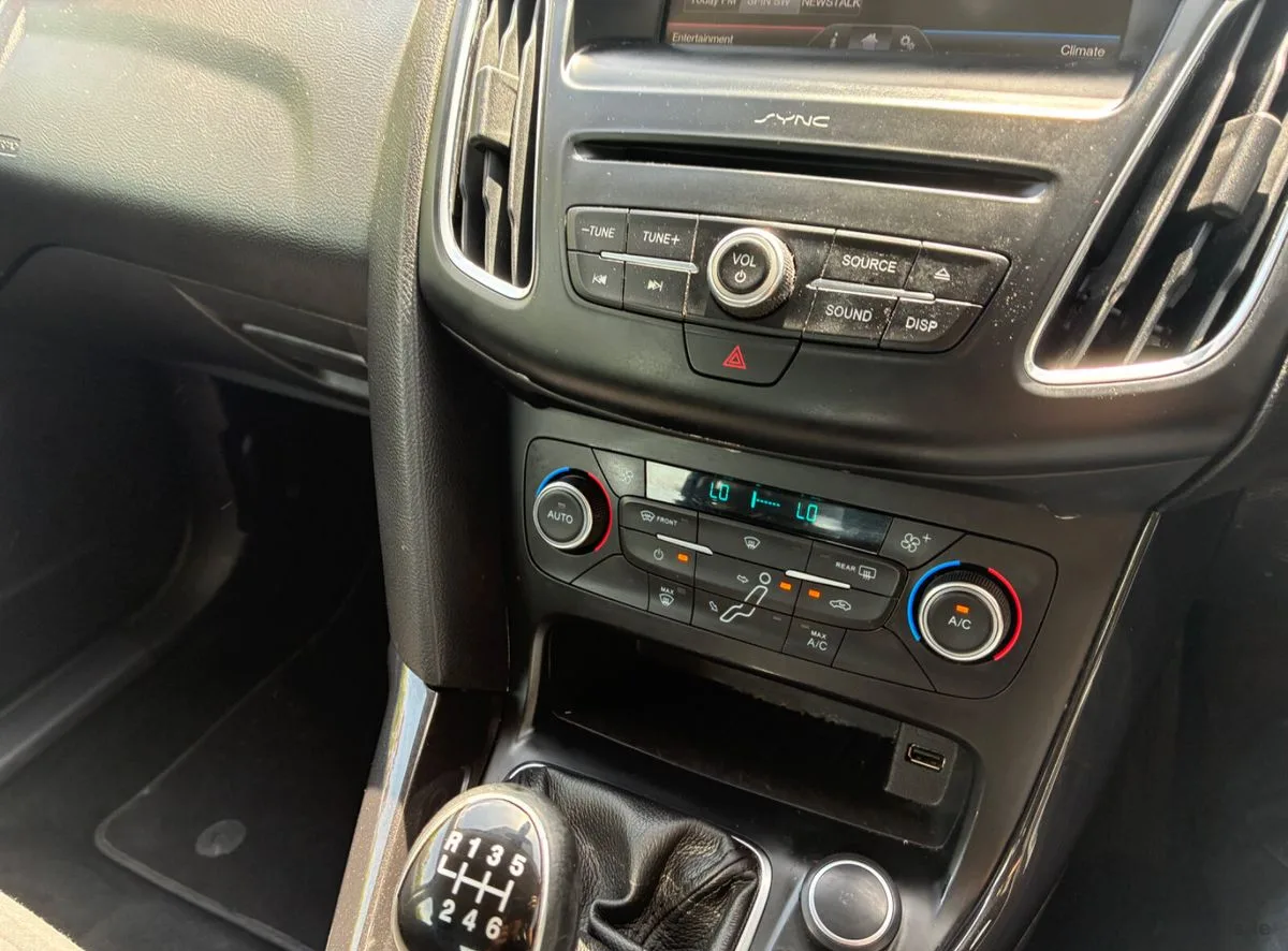 2016 Ford Focus – photo 11