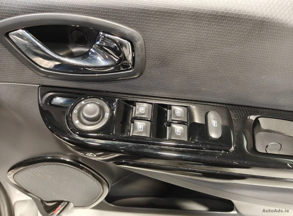 2013 Renault Clio – photo 18