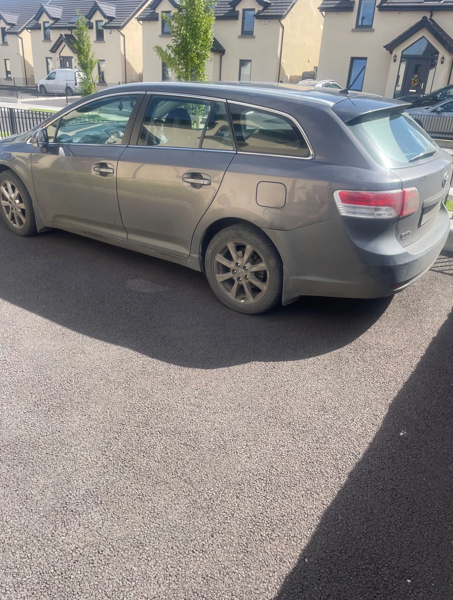 2011 Toyota Avensis – photo 2