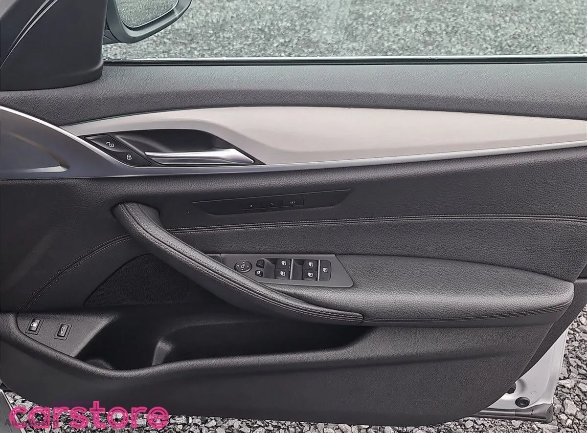 2020 BMW 5-Series – photo 17