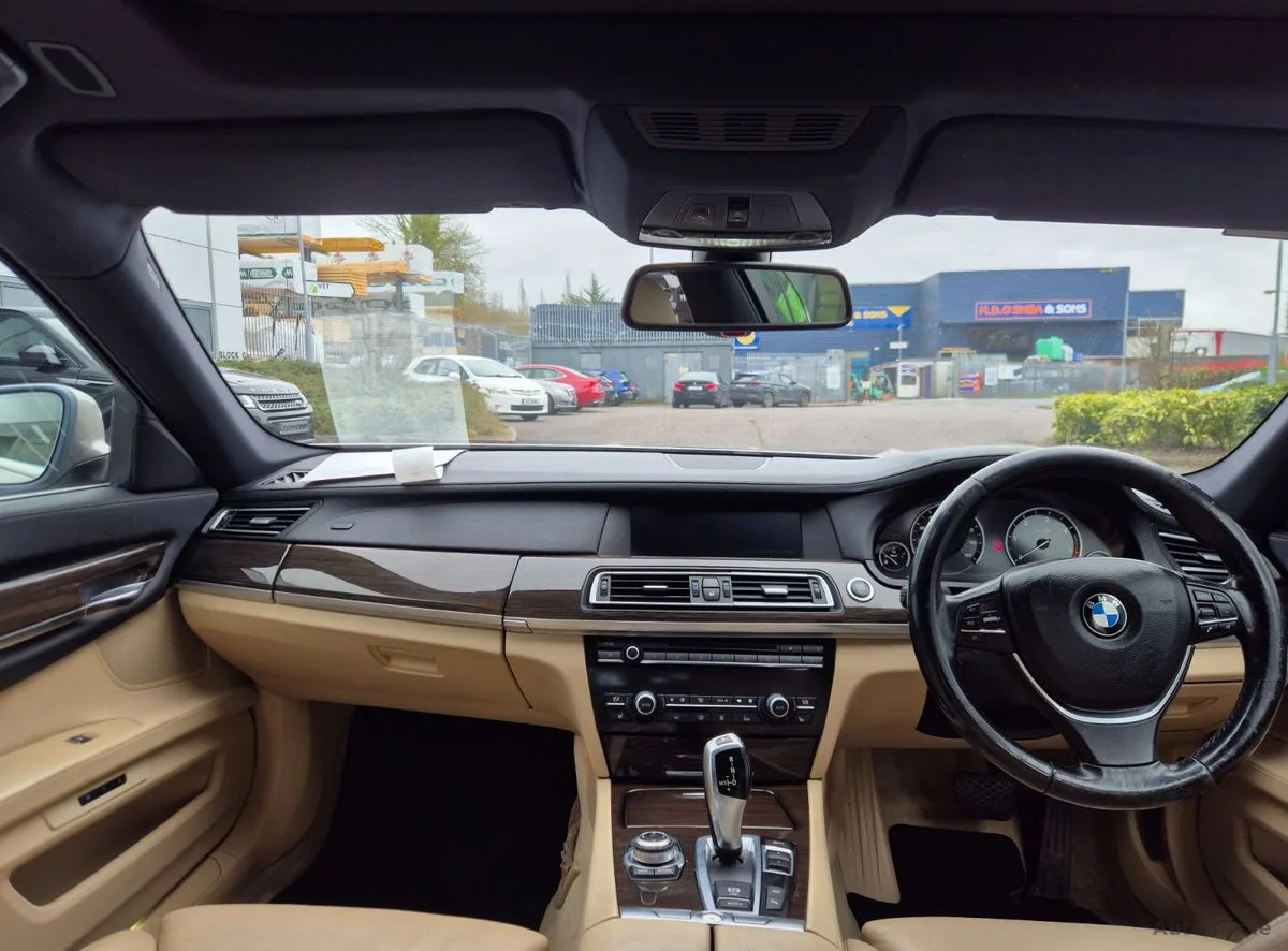 2009 BMW 7-Series – photo 12