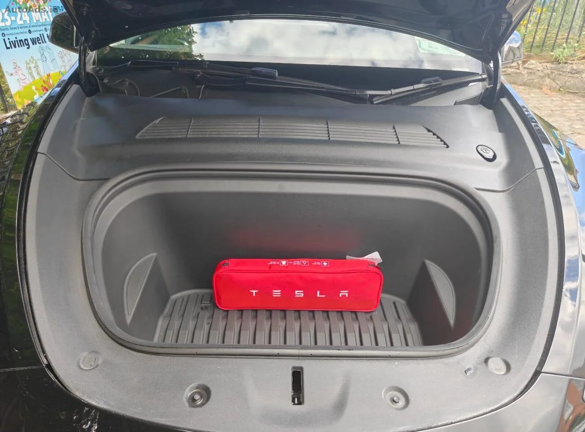 2024 Tesla Model Y – photo 5