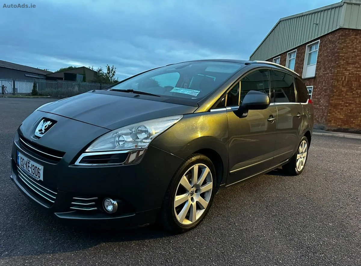 2013 Peugeot 5008